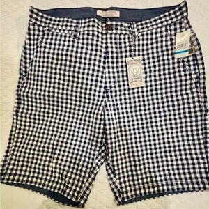 Flag & Anthem Men’s Gingham Shorts (36)